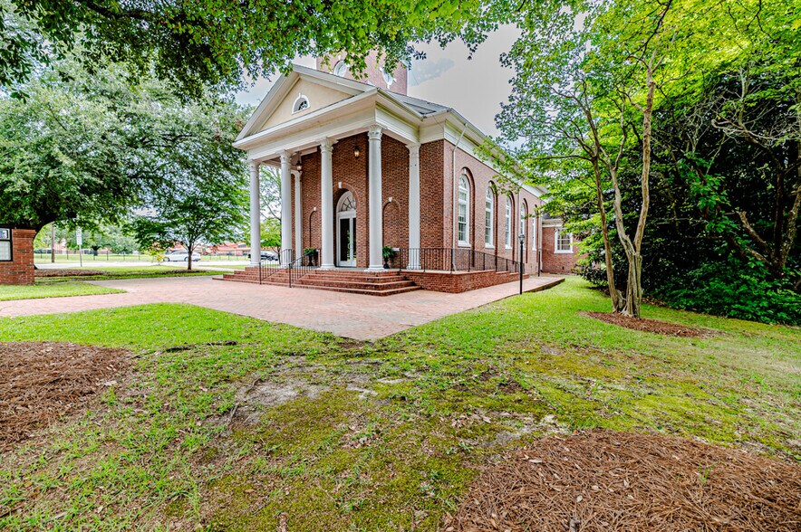 More Photos Of 211 Main st, Broadway Religious Facility For Sale