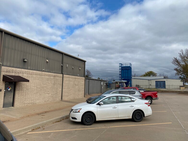 More Photos Of 2910 S Glenn Ave, Oklahoma City Manufacturing For Lease