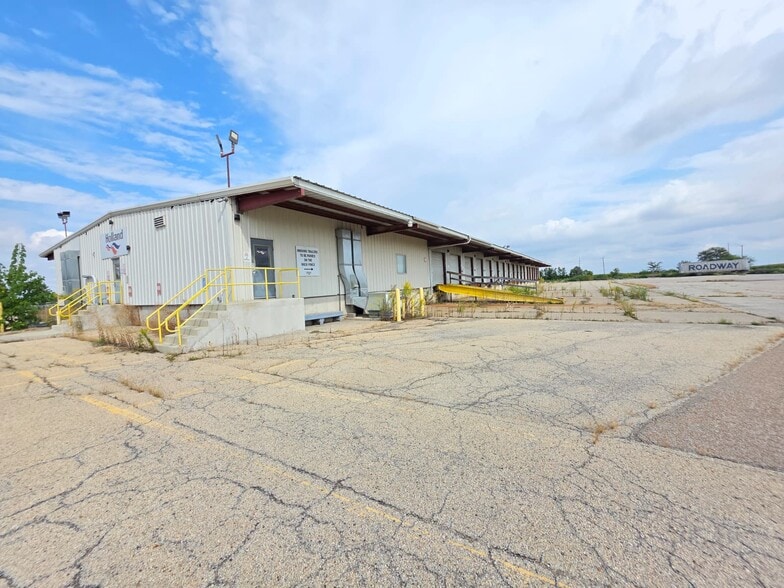 More Photos Of 700 NE Arch St, Atlanta Truck Terminal For Sale