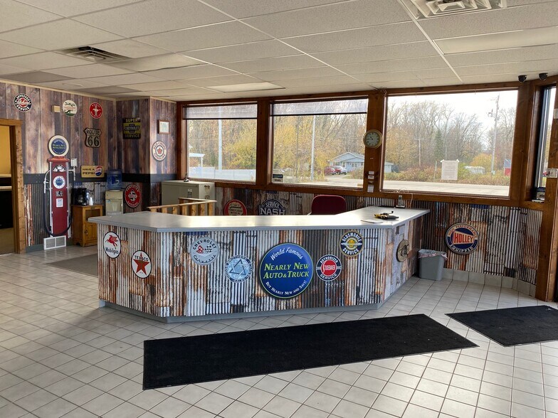 More Photos Of W7293 US Highway 10 114, Menasha Auto Dealership For Sale