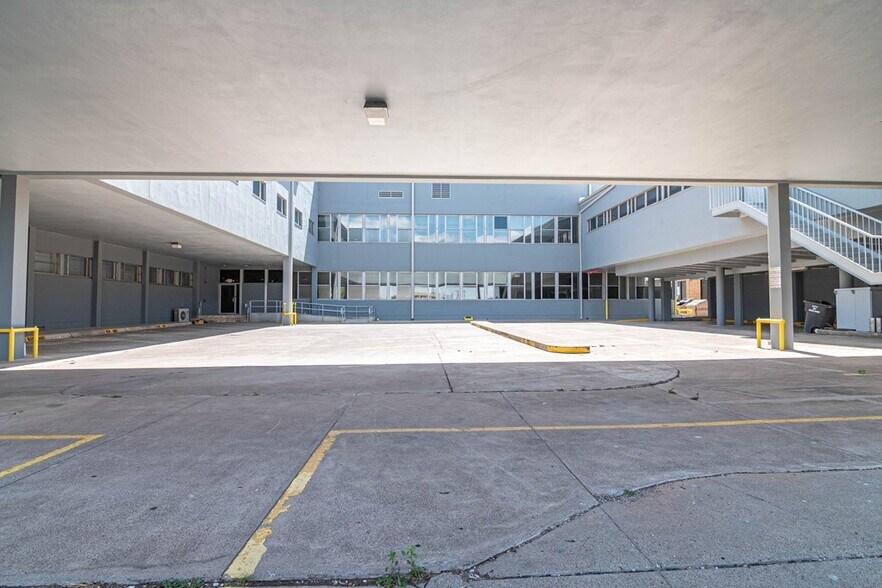 More Photos Of 200 W Illinois Ave, Midland Office For Sale