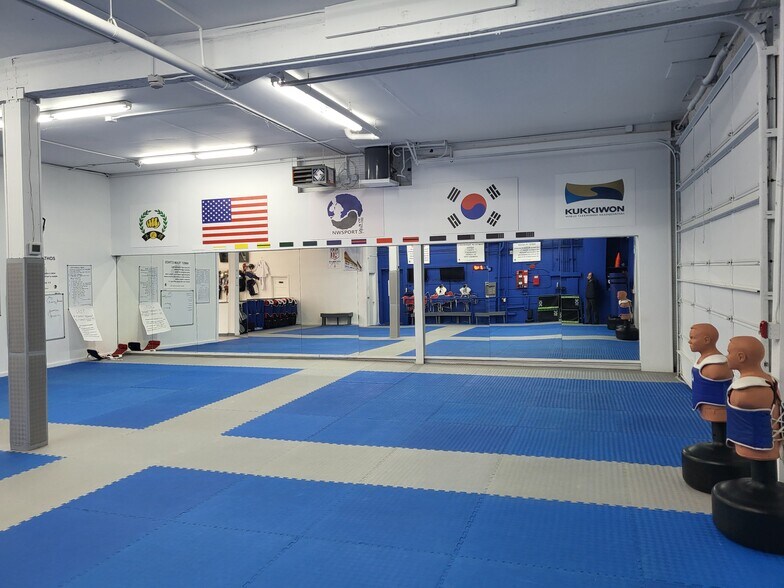 More Photos Of 223 S Lewis St, Monroe Storefront Retail Office For Sale