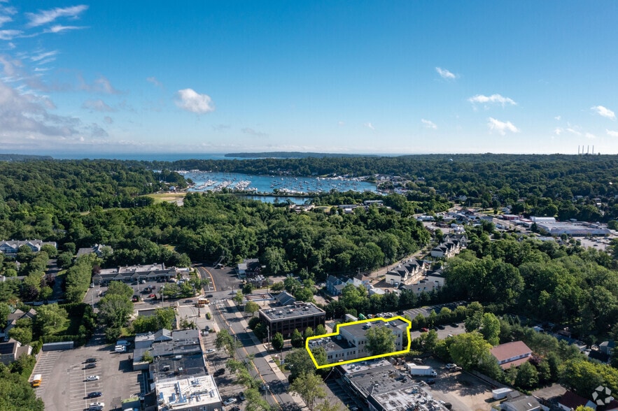 More Photos Of 214 Wall St, Huntington Medical For Lease