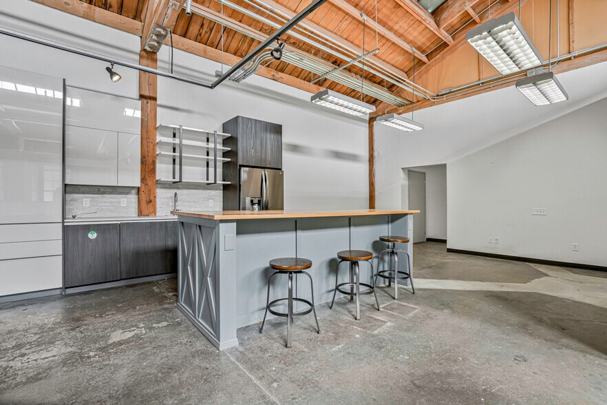 More Photos Of 335 15th St, San Diego Loft Creative Space For Lease