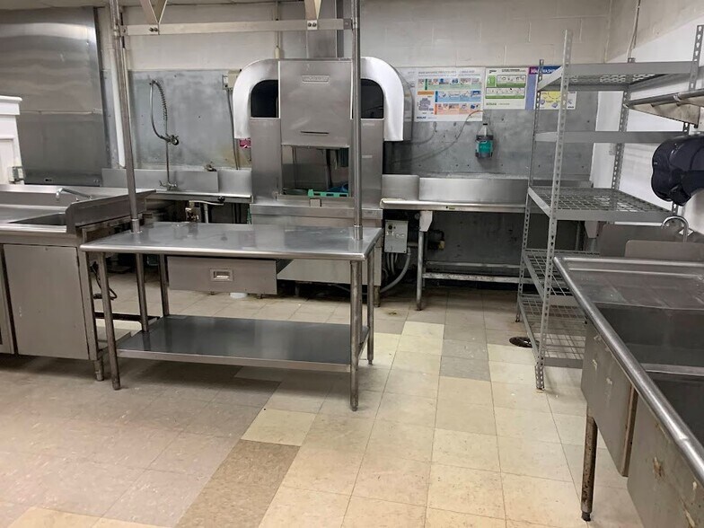 More Photos Of 12625 Fitzwater Dr, Nokesville Specialty For Lease