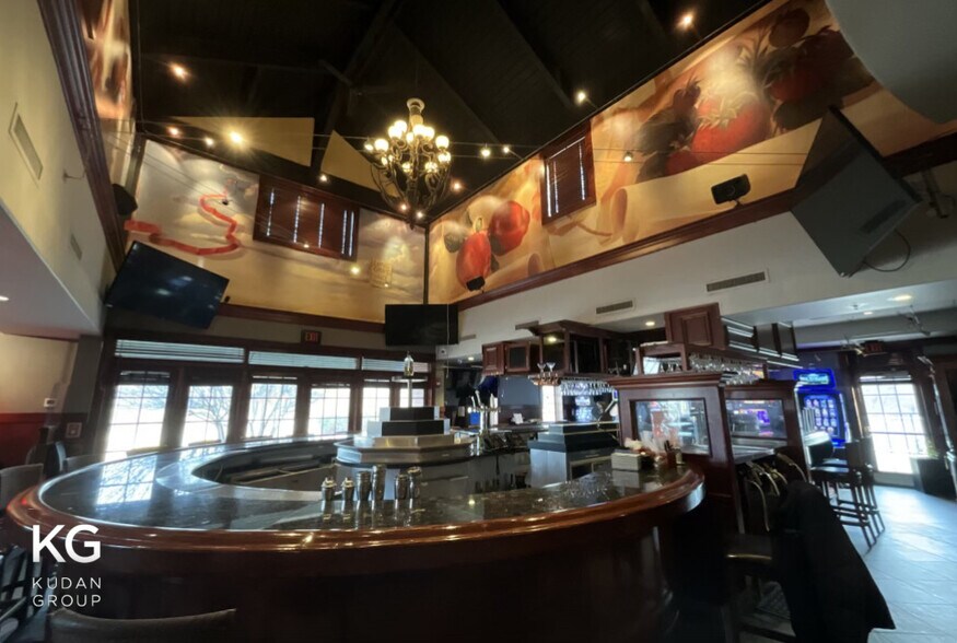 More Photos Of 4868 IL Route 83, Long Grove Restaurant For Sale