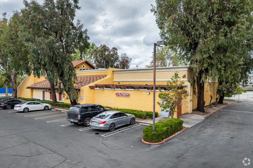 More Photos Of 6040 Canoga Ave, Woodland Hills Restaurant For Sale