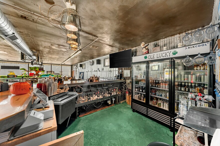 More Photos Of 518 N Harrison St, Alexandria General Retail For Sale