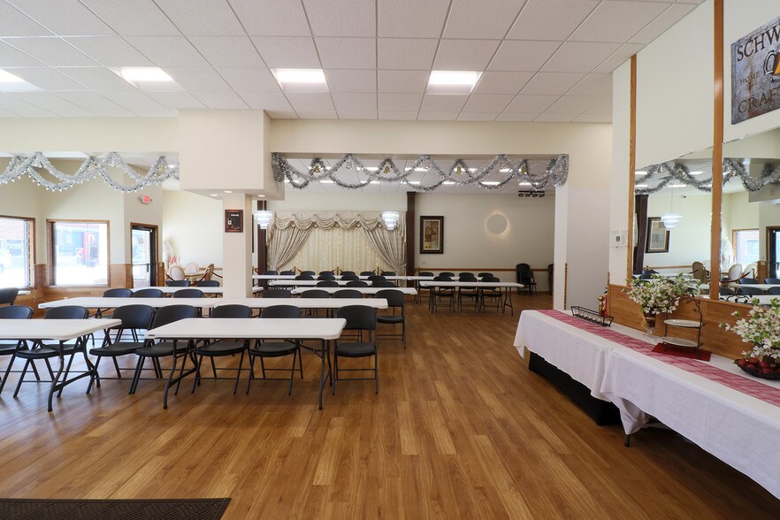 More Photos Of 620 2nd St, Kenyon Storefront For Sale