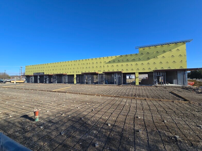 More Photos Of 9820 Huebner Rd, San Antonio Storefront Retail Office For Lease