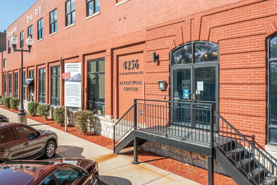 More Photos Of 4256 N Ravenswood Ave, Chicago Loft Creative Space For Lease