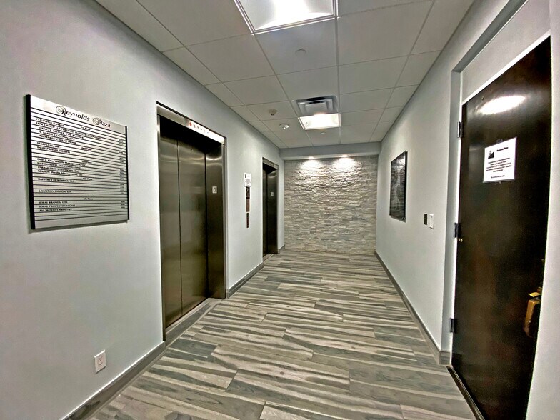 More Photos Of 1061 E Indiantown Rd, Jupiter Office For Lease