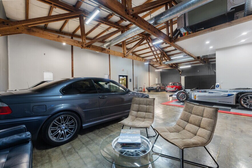 More Photos Of 109 N Falkenburg Rd, Tampa Manufacturing For Sale