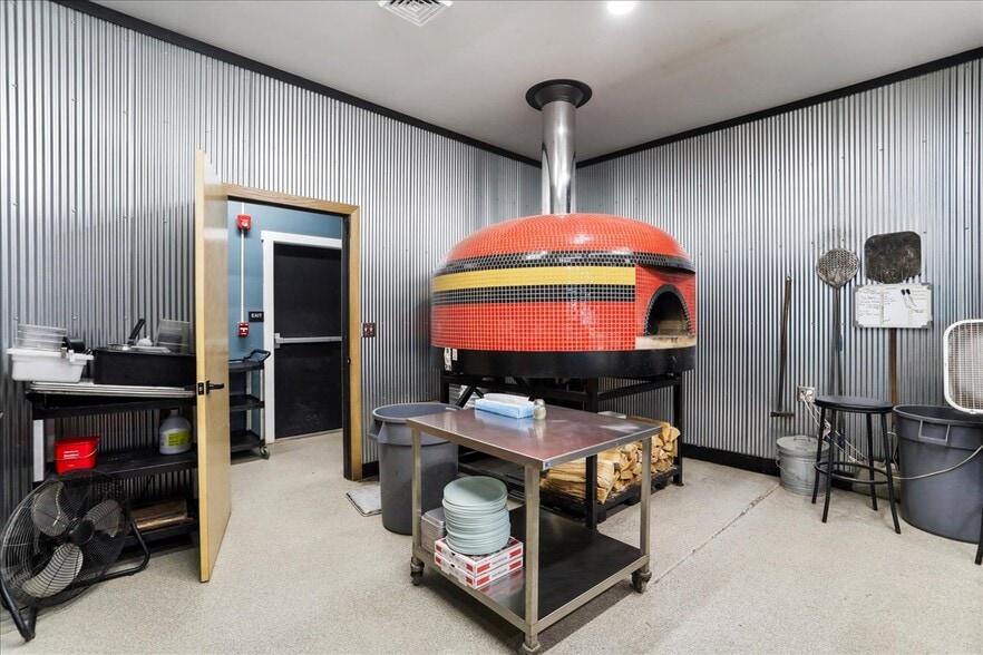 More Photos Of 985 Baltimore Pike, Gettysburg Storefront For Sale