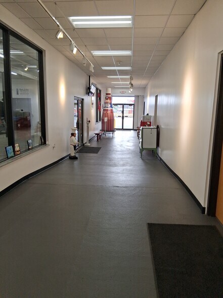 More Photos Of 800 S Morrison Ave, Collinsville Warehouse For Sale