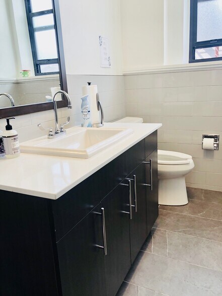 More Photos Of 19 W Putnam Ave, Greenwich Office For Lease