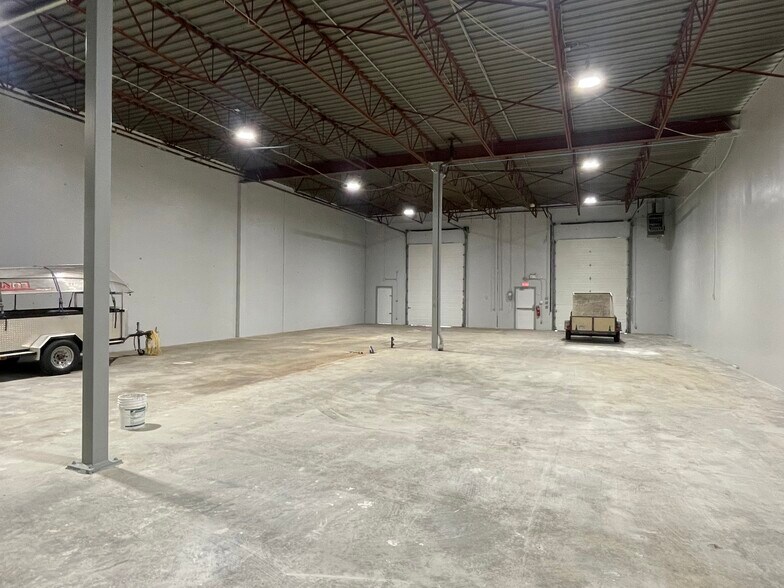 More Photos Of 130 Glacier St, Coquitlam Warehouse For Sale