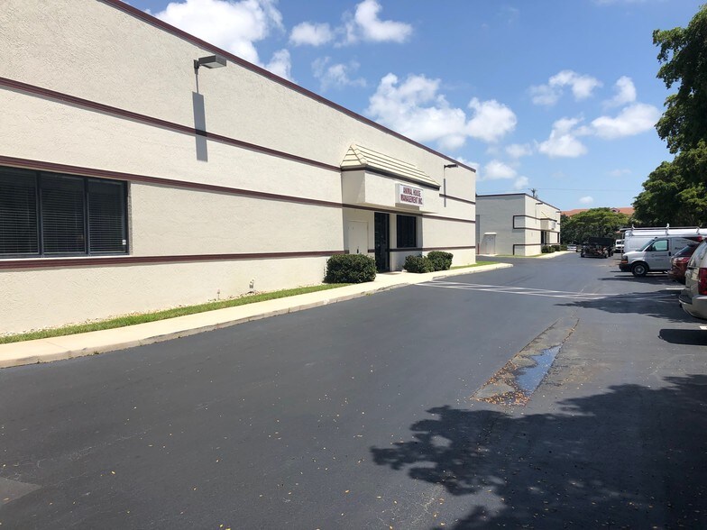 More Photos Of 3600 S Congress Ave, Boynton Beach Showroom For Lease