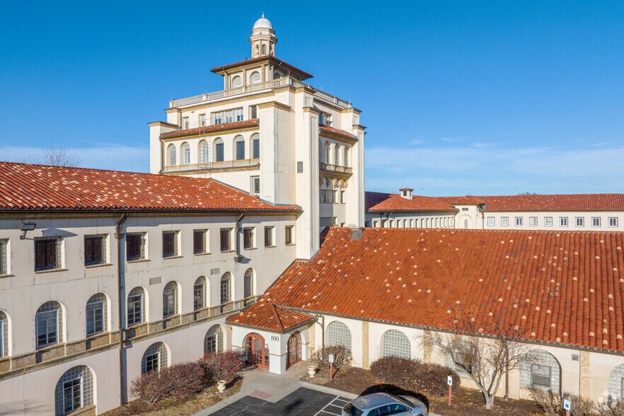 More Photos Of 100 NW Unity Cir, Lee's Summit Office For Lease