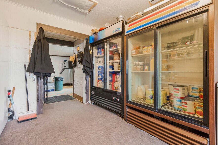 More Photos Of 24200 MO-45, Rushville Flex For Sale