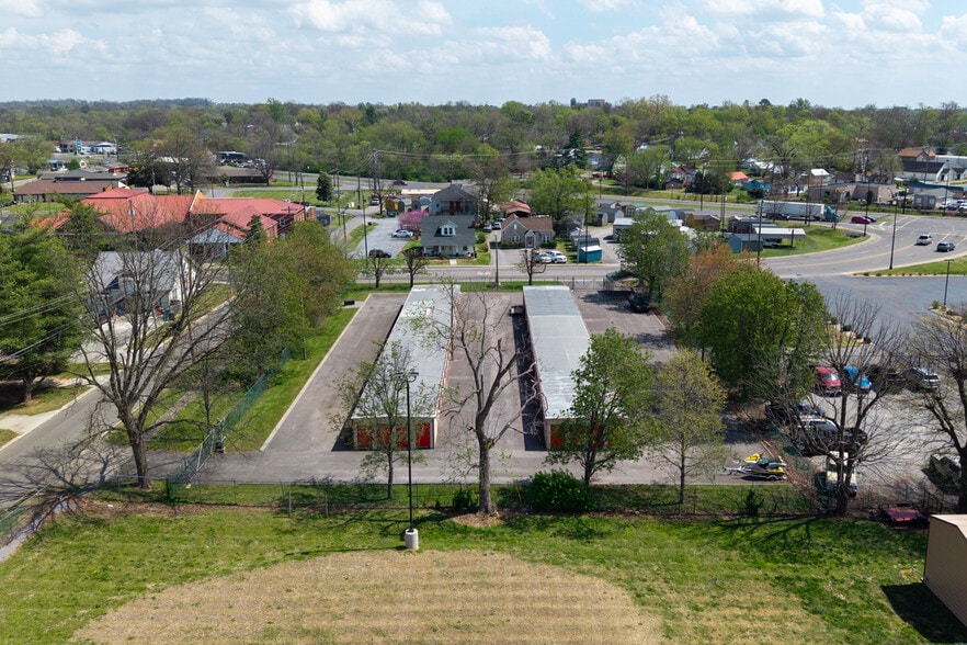 More Photos Of 380 N Water Ave, Gallatin Self Storage For Sale