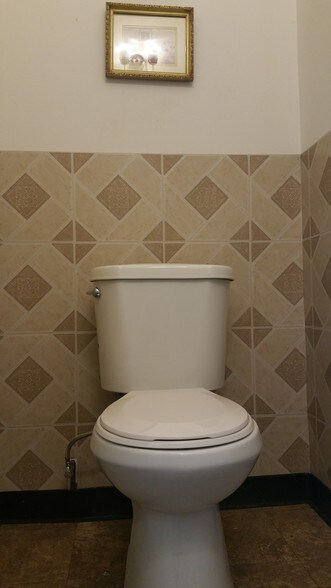 More Photos Of 5612 Saint Barnabas Rd, Oxon Hill Office For Sale