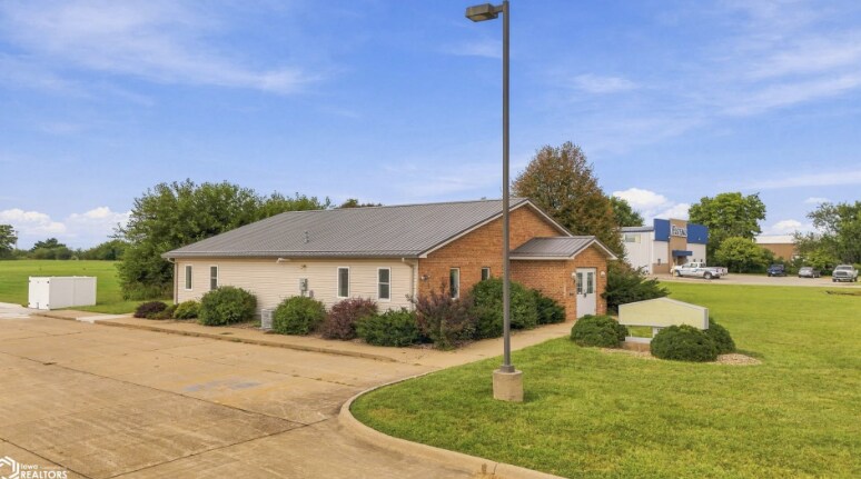 More Photos Of 1307 Broadway St, West Burlington Freestanding For Sale