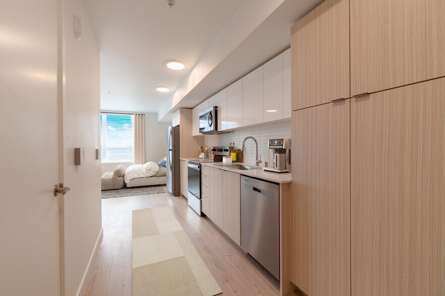 More Photos Of 132 NE 145th St, Shoreline Apartments For Lease