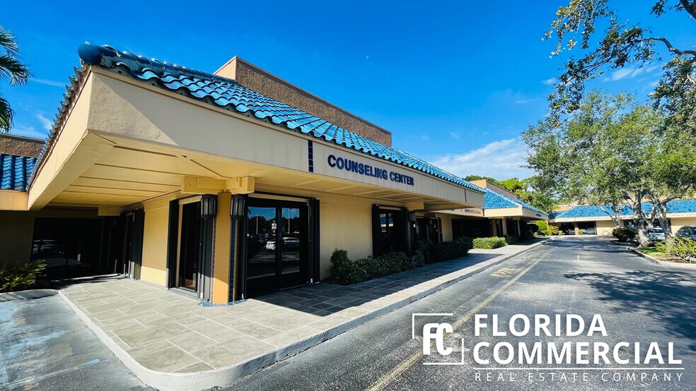 More Photos Of 907-943 SE Central Pky, Stuart Medical For Lease