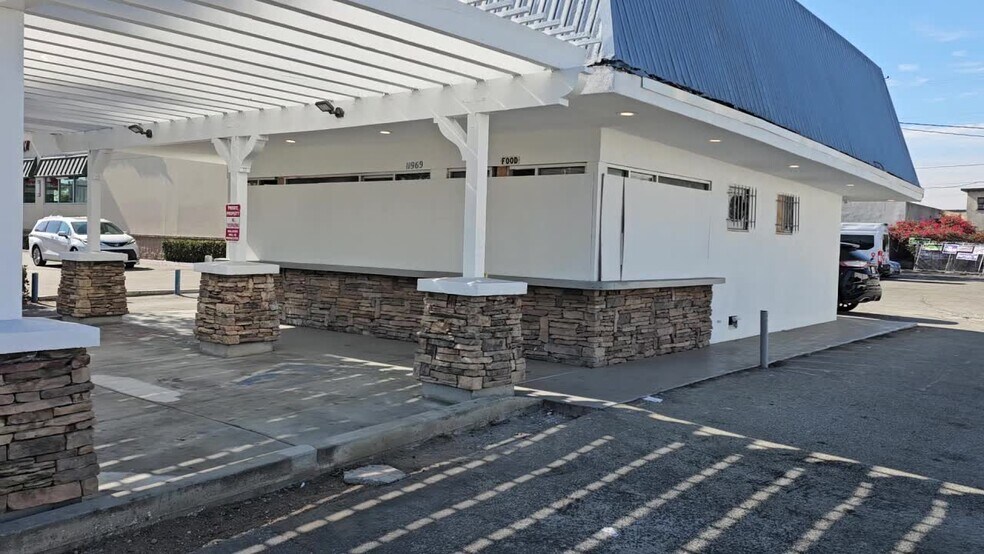 Primary Photo Of 11969 Hawthorne Blvd, Hawthorne Fast Food For Lease