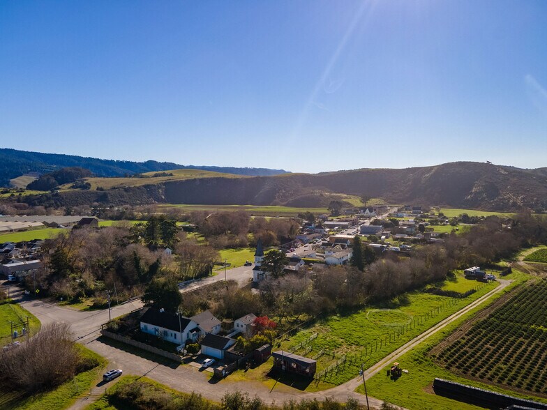 Primary Photo Of 393 Stage Rd, Pescadero Hospitality For Sale