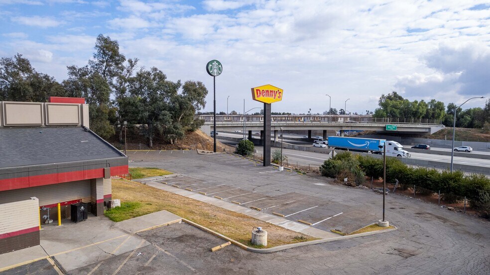 More Photos Of 1504 Gillette Rd, Pomona General Retail For Sale