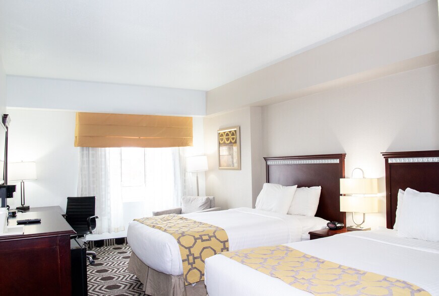 More Photos Of 215 E Walworth Ave, Delavan Hotel For Sale