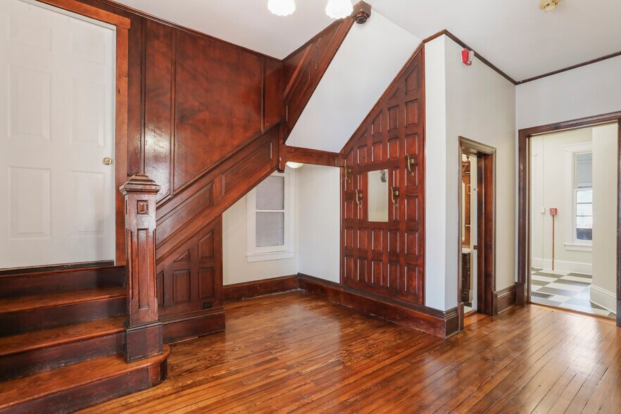 More Photos Of 408 W King St, Martinsburg Loft Creative Space For Lease