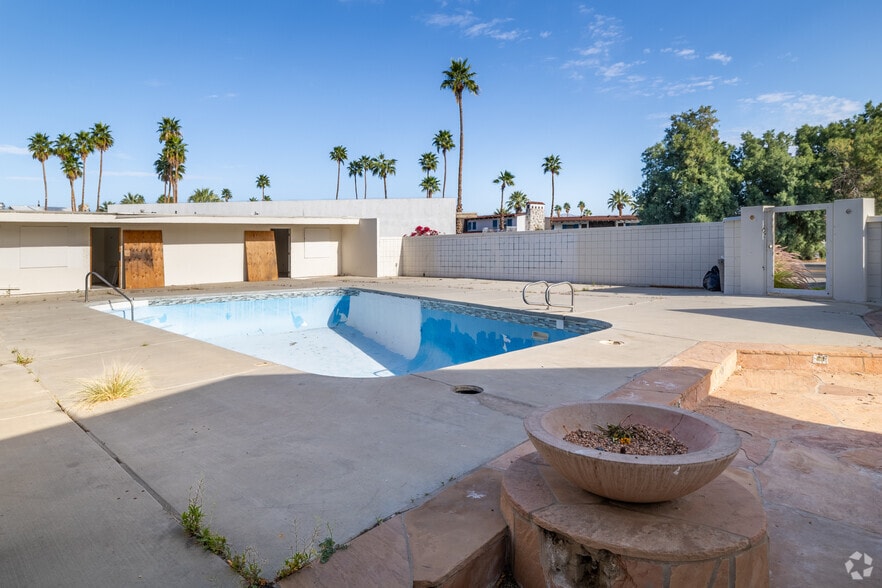 More Photos Of 2249 N Palm Canyon Dr, Palm Springs Hotel For Sale