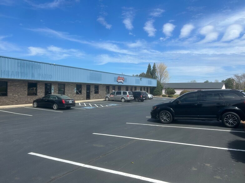 More Photos Of 6137 Denver Industrial Park Rd, Denver Light Manufacturing For Lease