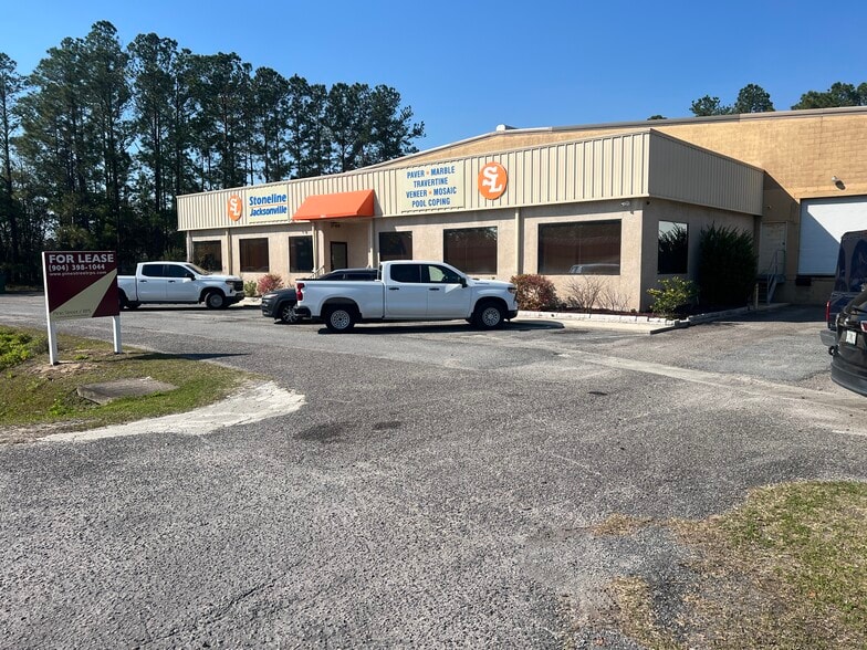 Primary Photo Of 6841 Phillips Parkway Dr S, Jacksonville Warehouse For Lease
