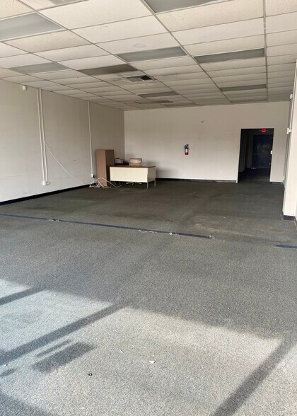 More Photos Of 6830-6832 Midlothian Tpke, Richmond Unknown For Lease