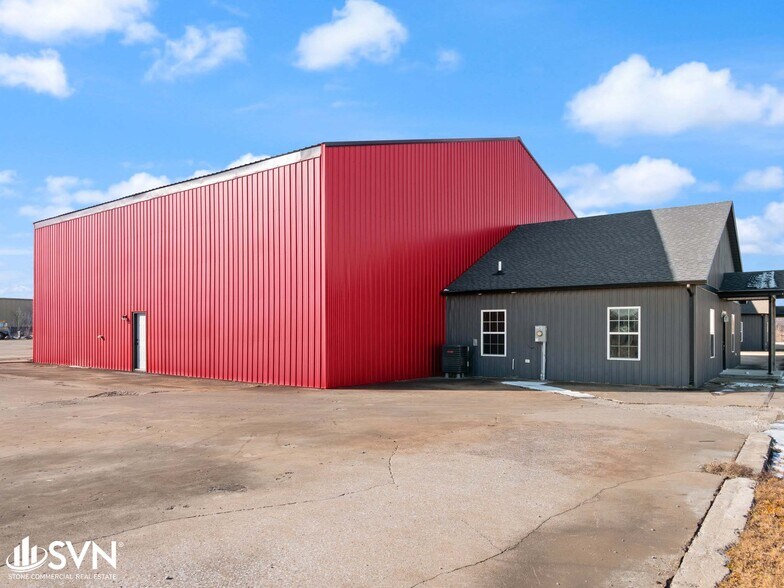 More Photos Of 300 Opportunity dr, Mayfield Warehouse For Sale