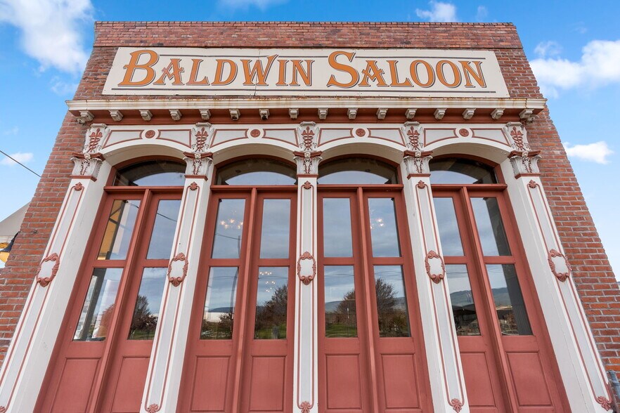 More Photos Of 205 Court St, The Dalles Restaurant For Sale