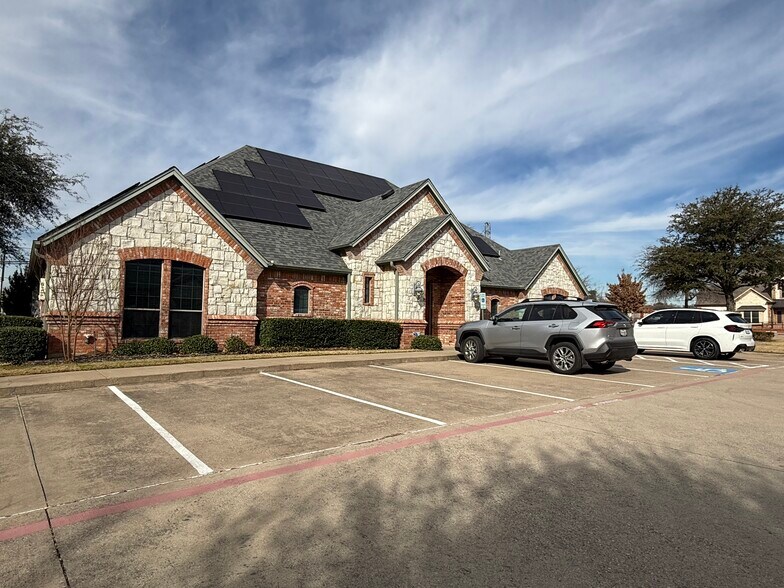 Primary Photo Of 5592 Davis Blvd, North Richland Hills Office Residential For Sale
