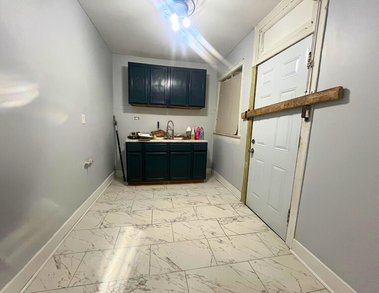 More Photos Of 4317 W Flournoy St, Chicago Apartments For Sale