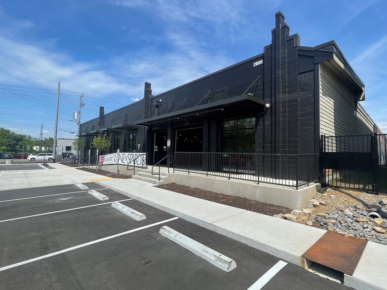 More Photos Of 2600-2602 Fessey Park Rd, Nashville Warehouse For Lease