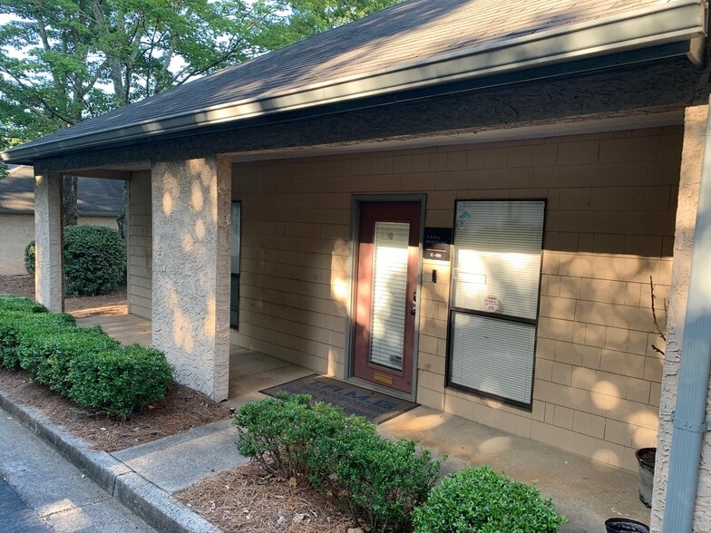 More Photos Of 875 Old Roswell Rd, Roswell Office For Sale