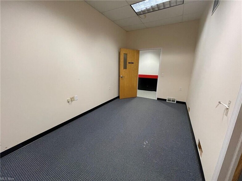 More Photos Of 100 Welday Ave, Steubenville Office For Lease