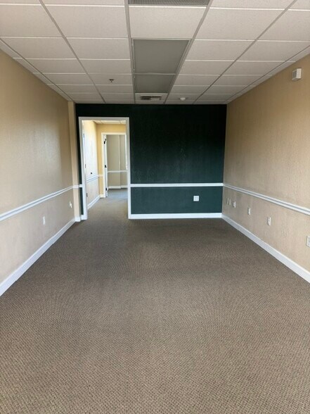 More Photos Of 325 Harbour Cove Dr, Sparks Office Residential For Lease
