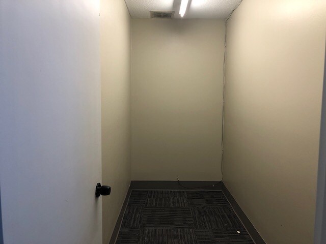 More Photos Of 2445 Onslow Dr, Jacksonville Bank For Sale