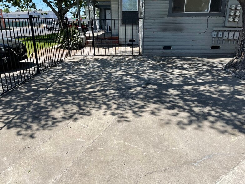 More Photos Of 2439 Rio Linda Blvd, Sacramento Apartments For Sale