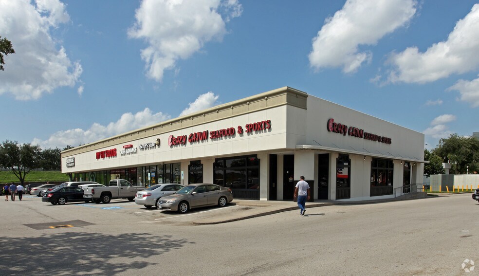 Primary Photo Of 13280 Northwest Fwy, Houston General Retail For Lease