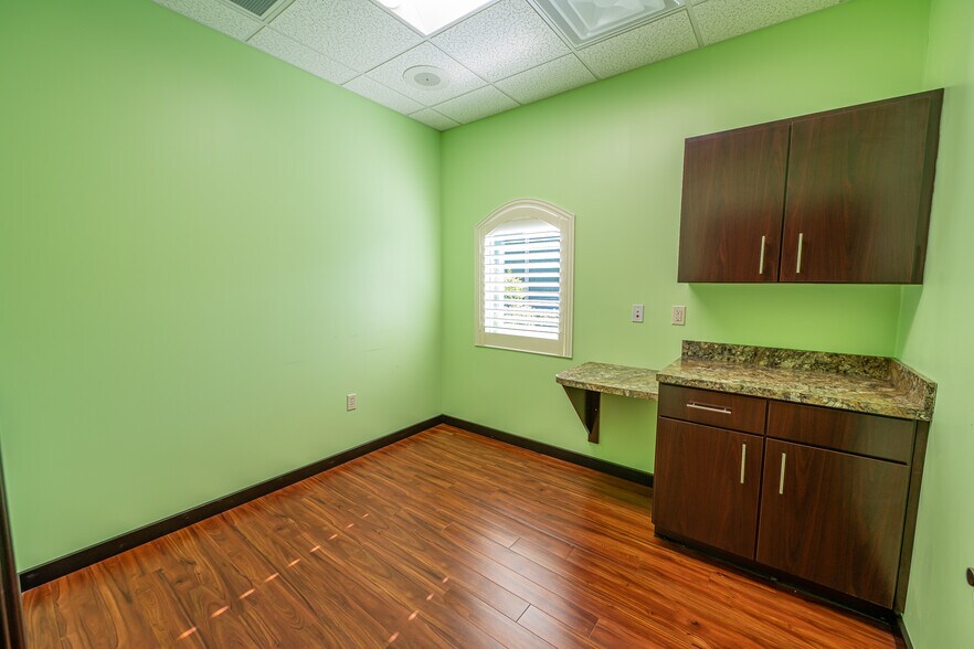 More Photos Of 8550 NE 138th Ln, The Villages Medical For Sale